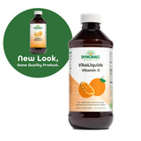Dynamic Health botella junto a una mano para comparar tamaño y porciones