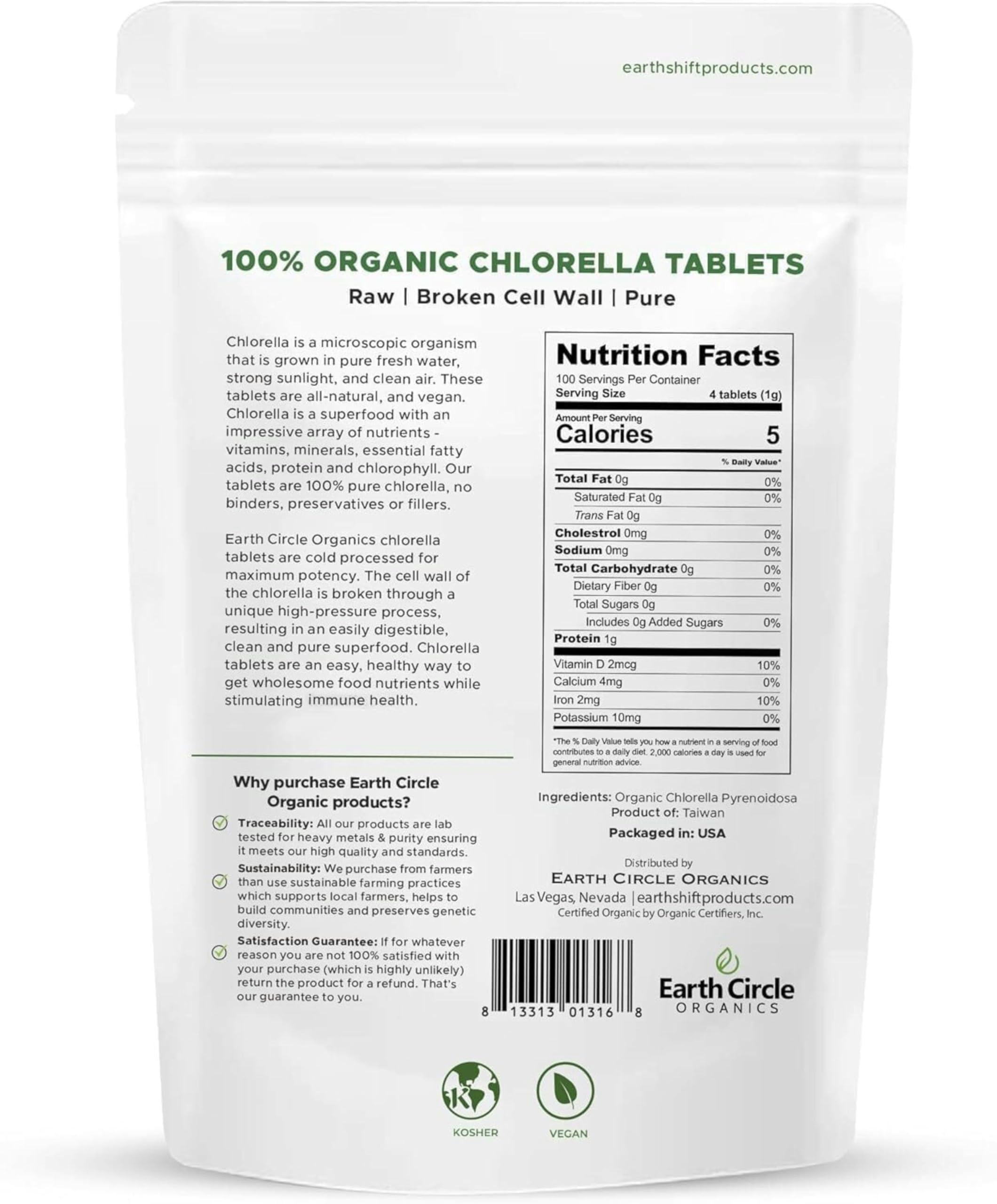 Comparación de tamaño: tabletas Earth Circle Organics en la mano para referencia de dosificación