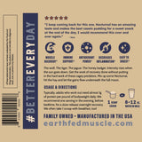 Earth Fed Muscle escena nocturna en cocina para batido antes de dormir