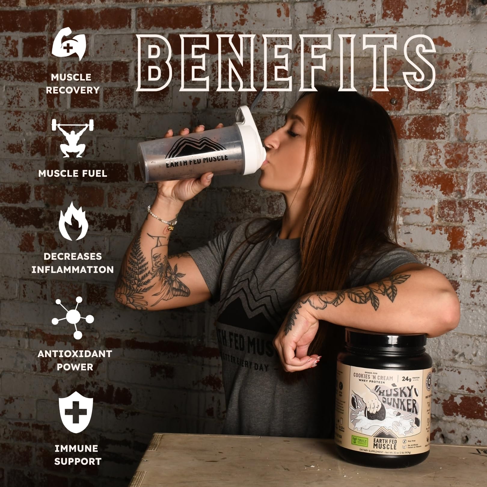 Earth Fed Muscle vaso con batido cremoso listo para beber