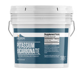 Earthborn Elements cubeta frontal mostrando etiqueta y galón para almacenamiento seguro
