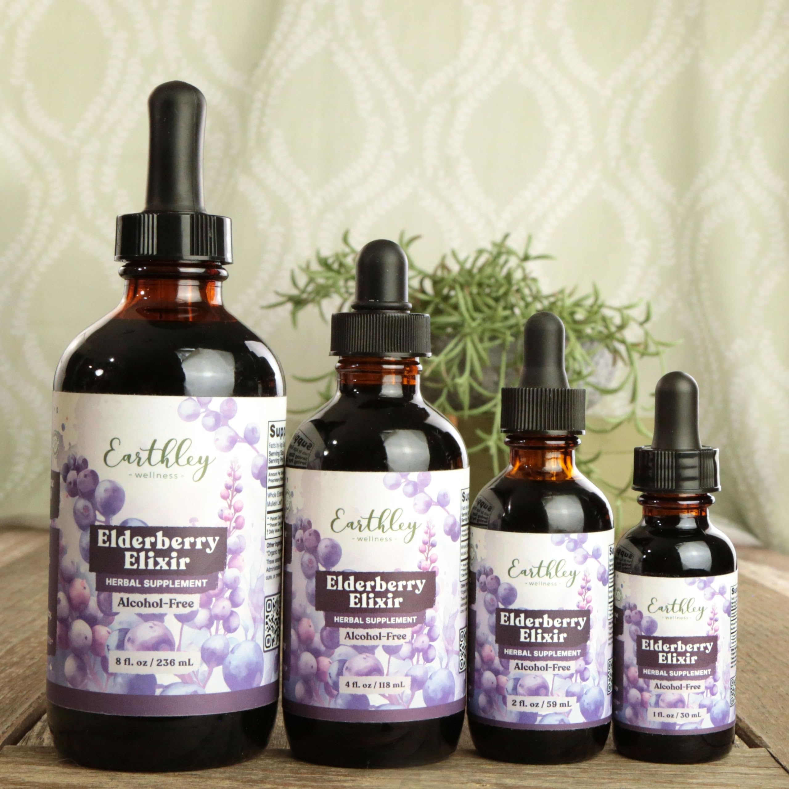 Earthley Wellness frasco en mano mostrando tamaño real 2 oz