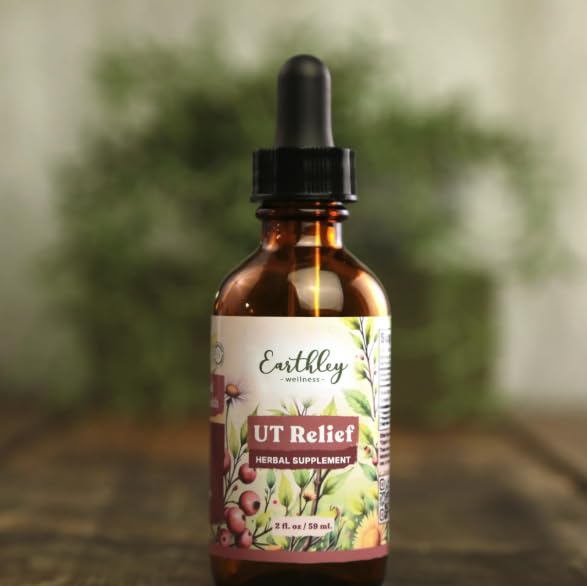 Earthley Wellness UT Relief cerca de ingredientes secos como arándanos y cúrcuma