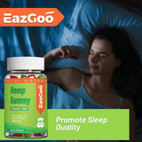 EAZGOO gomita en mano para comparar tamaño y porción conveniente