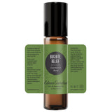 Edens Garden roll-on en picnic al aire libre subrayando conveniencia y protección aromática