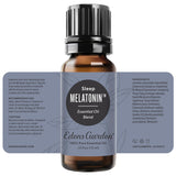 Edens Garden aromaterapeuta con cliente ofreciendo asesoría experta