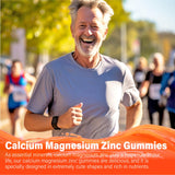 Edmmyliy persona tomando gomina con agua en uso diario