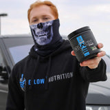 eFlow Nutrition atleta usando Enrage Black en gimnasio para energía