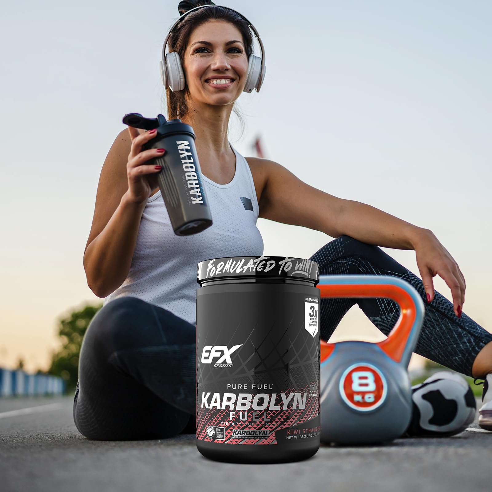 EFX Sports atleta bebiendo Karbolyn durante sesión de entrenamiento