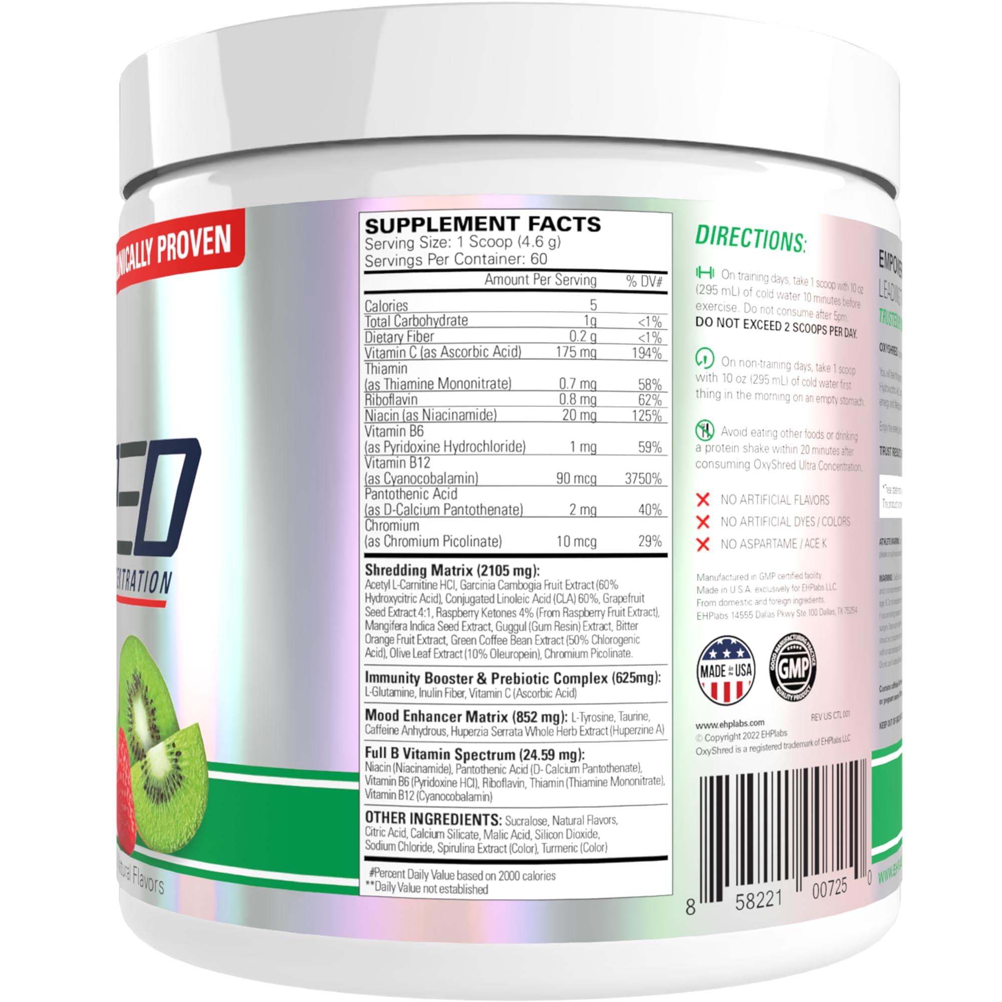 EHP Labs atleta mezclando OxyShred antes de entrenamiento para rendimiento