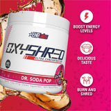 EHP Labs OxyShred vaso preparado demostrando bebida refrescante y efecto pre-entreno