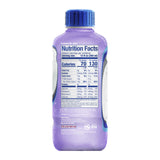 Electrolit botella en mano lista para beber durante ejercicio