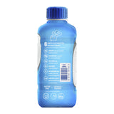 Electrolit comparado con mano para mostrar tamaño práctico de 21 fl oz