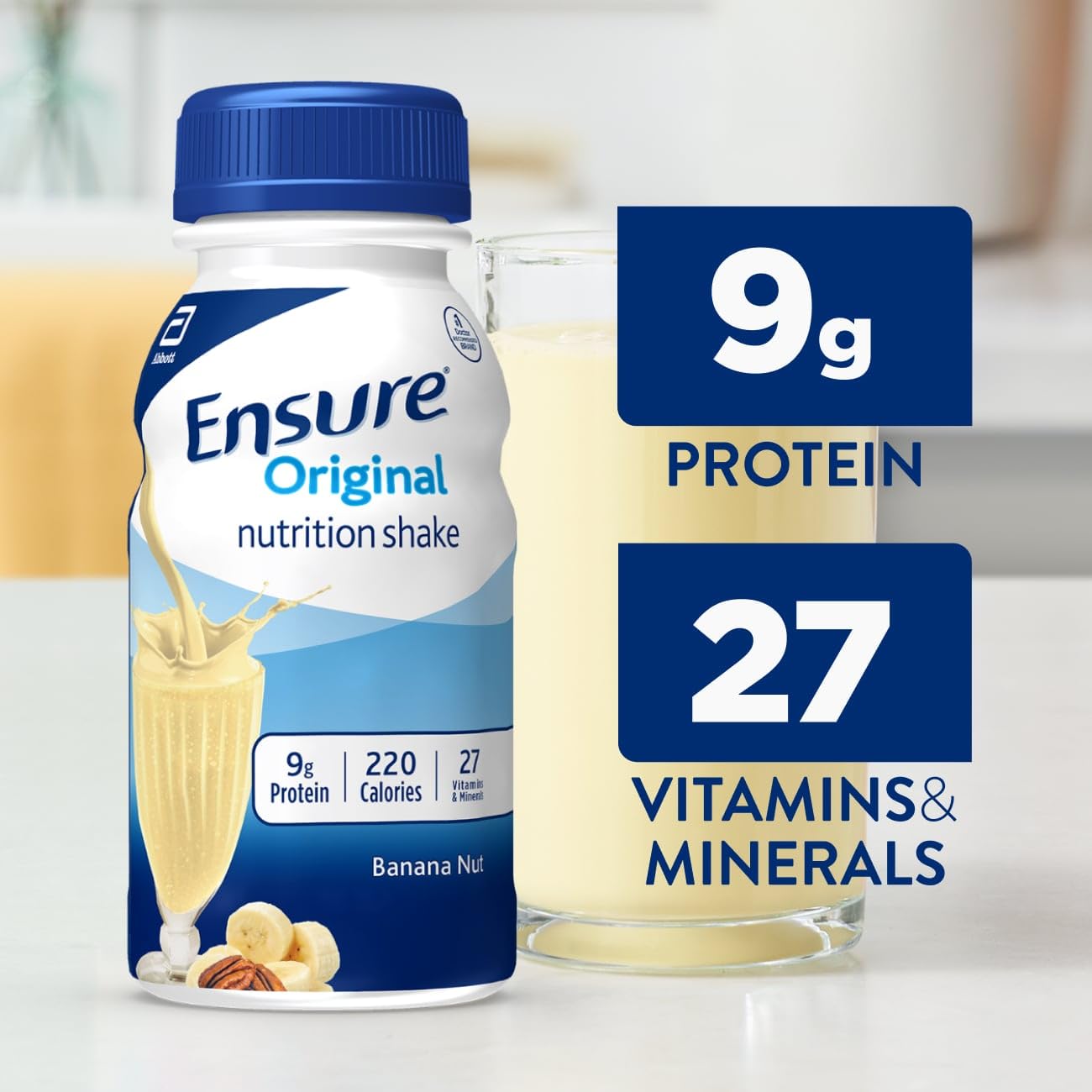 Ensure Banana Nut vertido en vaso listo para beber y disfrutar