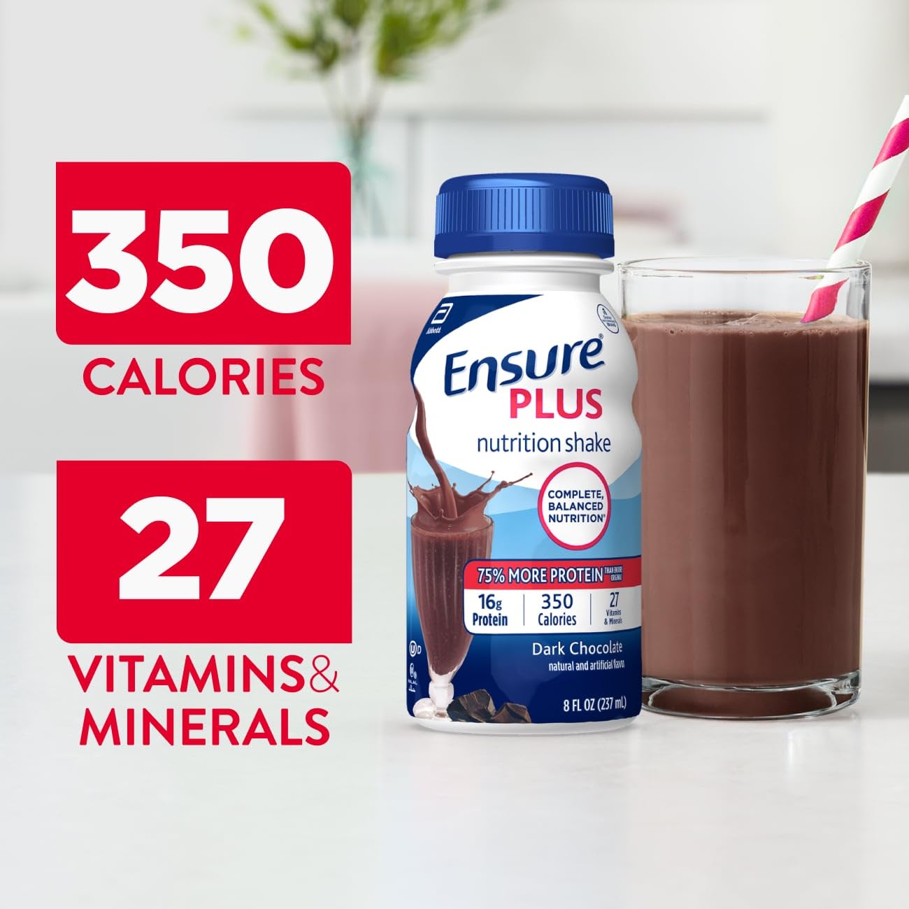 Ensure Plus persona bebiendo en movimiento para energía rápida