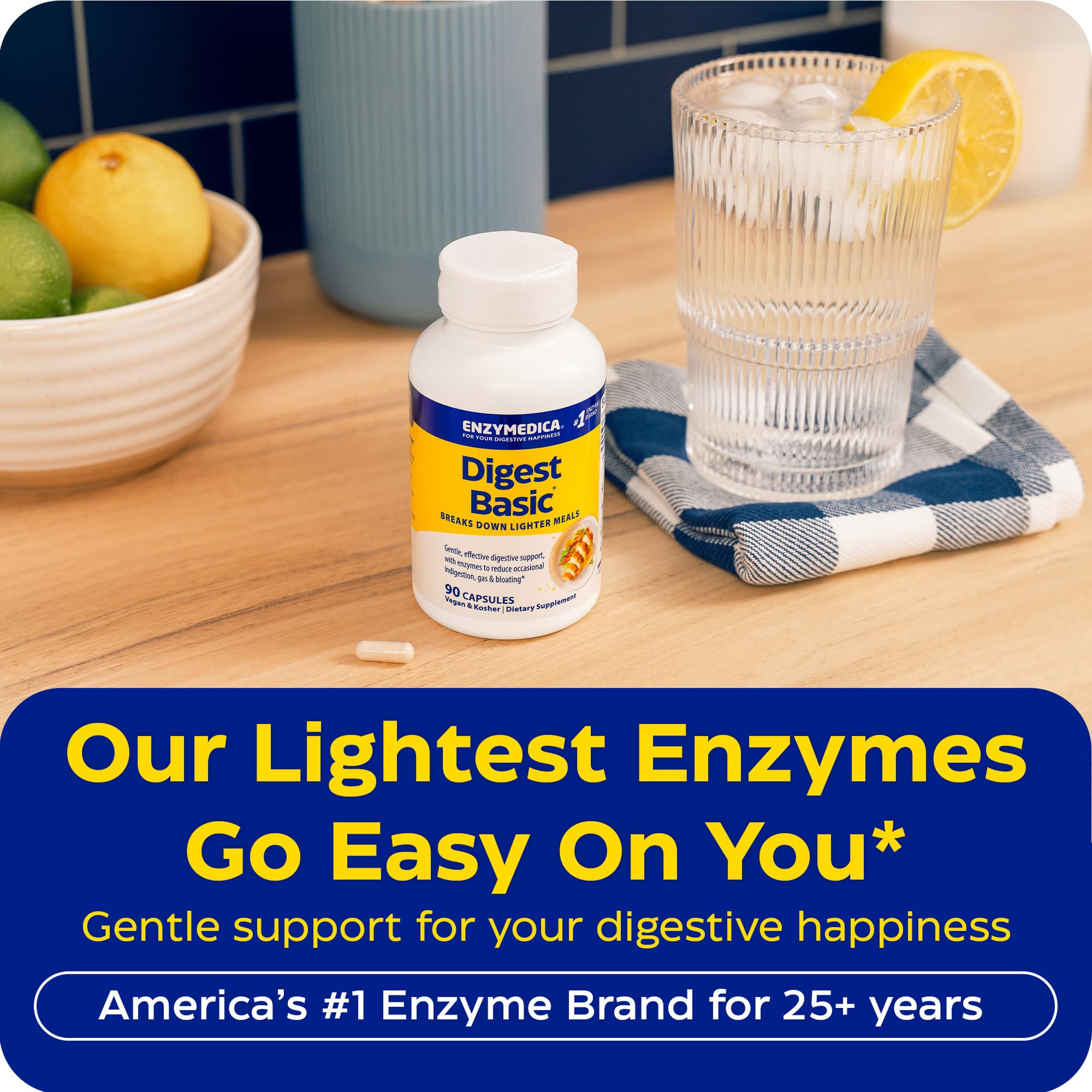 Enzymedica Digest Basic cápsula en mano indicando dosis práctica y portátil