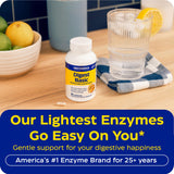 Enzymedica Digest Basic cápsula en mano indicando dosis práctica y portátil