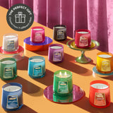 Essential Elements Candle-Lite Vibes comparación de tamaño del frasco para referencia de escala