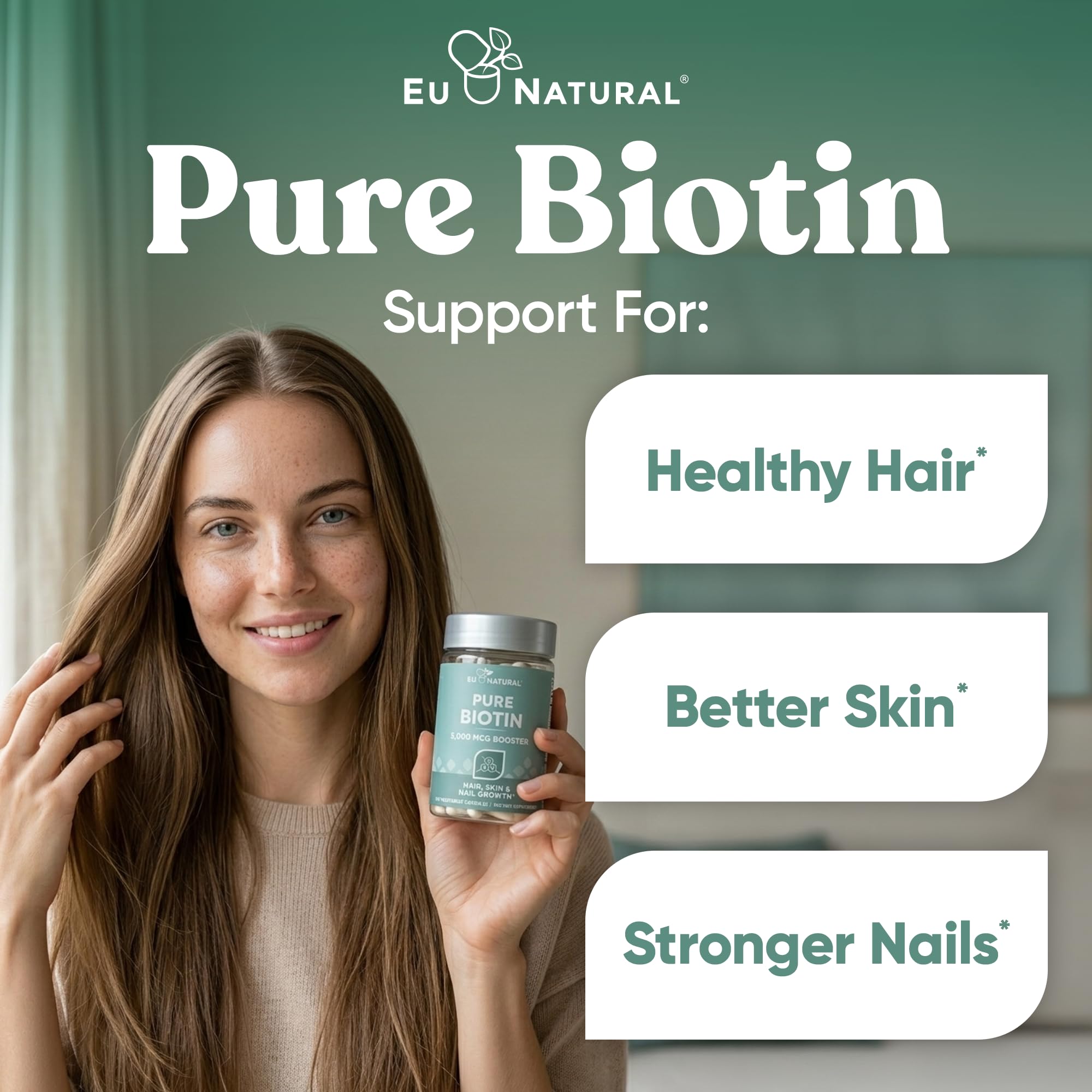 Manos sosteniendo cápsula Eu Natural biotina destacando textura suave