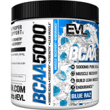Evlution EVL BCAAs botella junto a equipo de entrenamiento, apoyo post-entreno