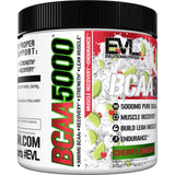 Evlution EVL BCAAs en escena de gimnasio apoyando entrenamientos regulares