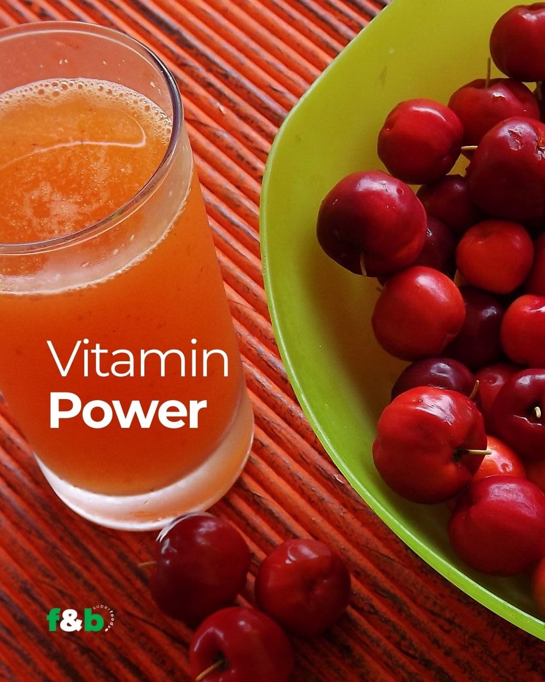 f&b superfoods polvo incorporado en batido rosa para sabor y color natural