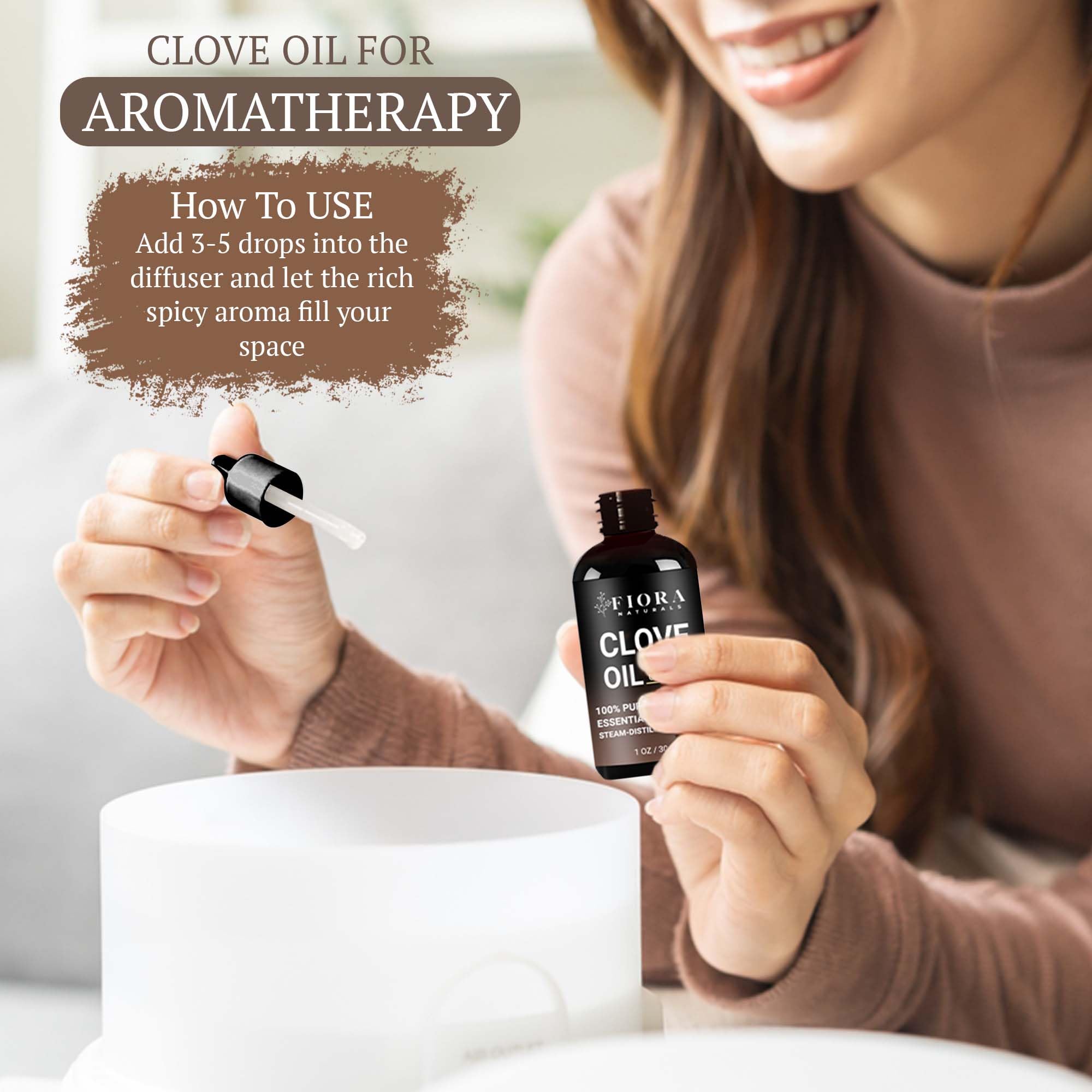 Fiora Naturals botella junto a velas y plantas, ambiente acogedor y uso doméstico