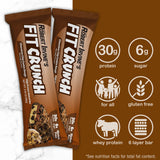 Fit Crunch barra en mano para comparar tamaño y beneficio portabilidad