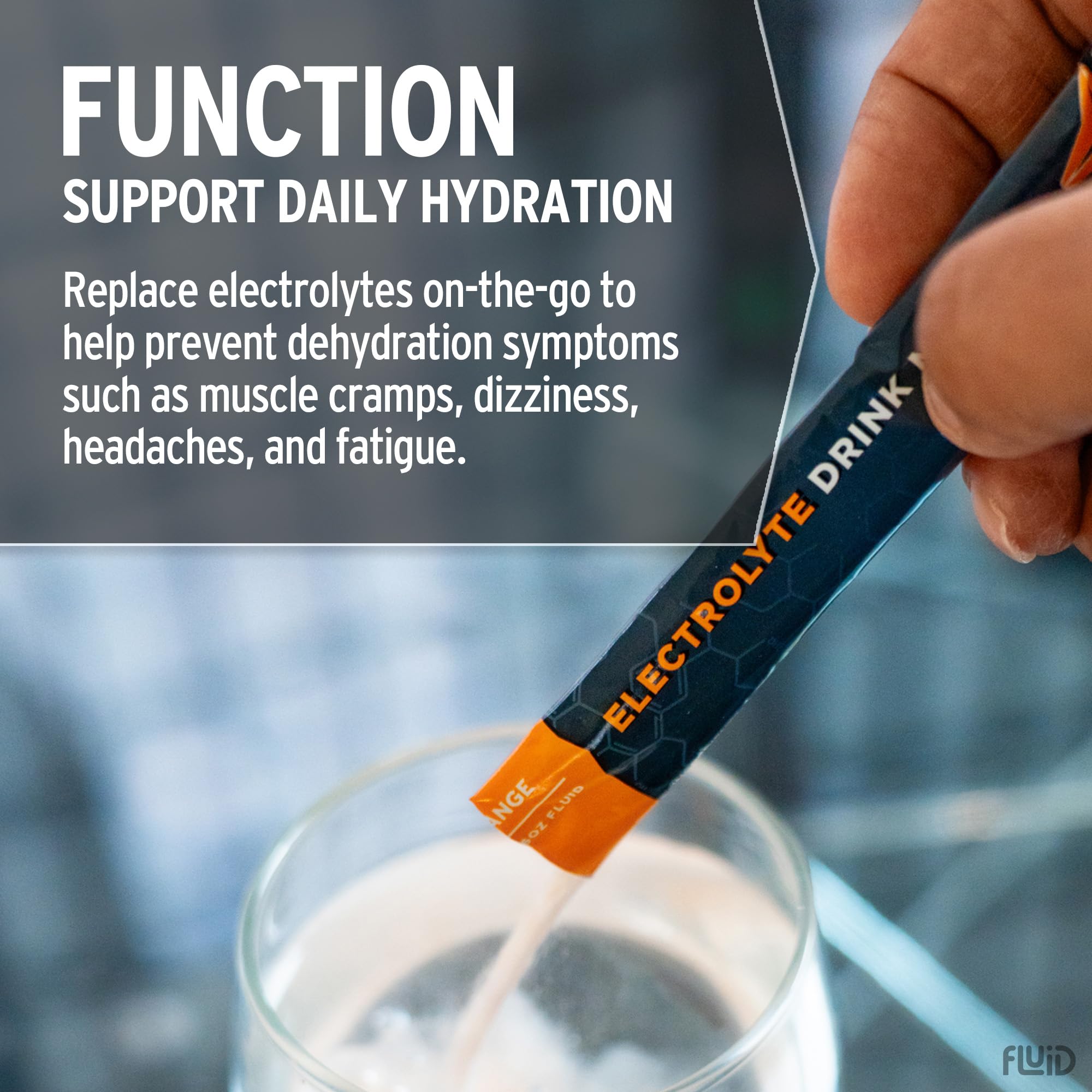 Fluid Tactical disolviéndose en botella para hidratación instantánea al trabajo