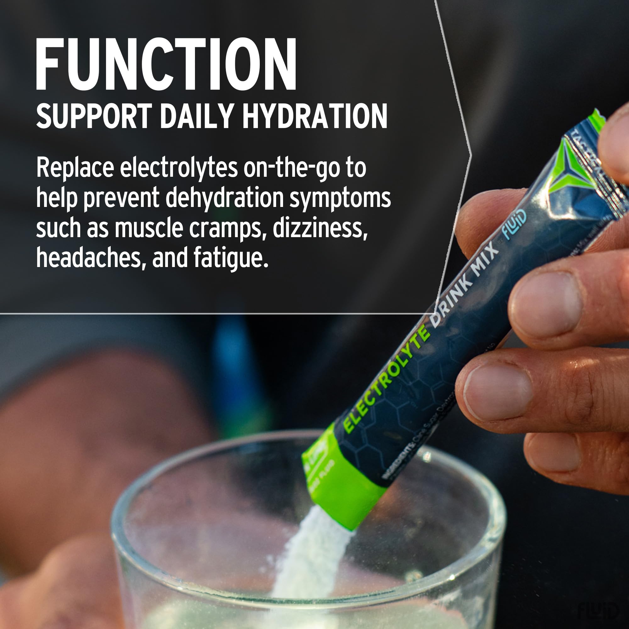 Fluid Tactical polvo disolviéndose en agua, muestra mezcla homogénea y disolución rápida