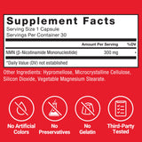 Force Factor suplemento en uso con botella de agua como rutina matinal