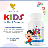 Forever Living tableta en mano para comparar tamaño, facilita la dosificación infantil