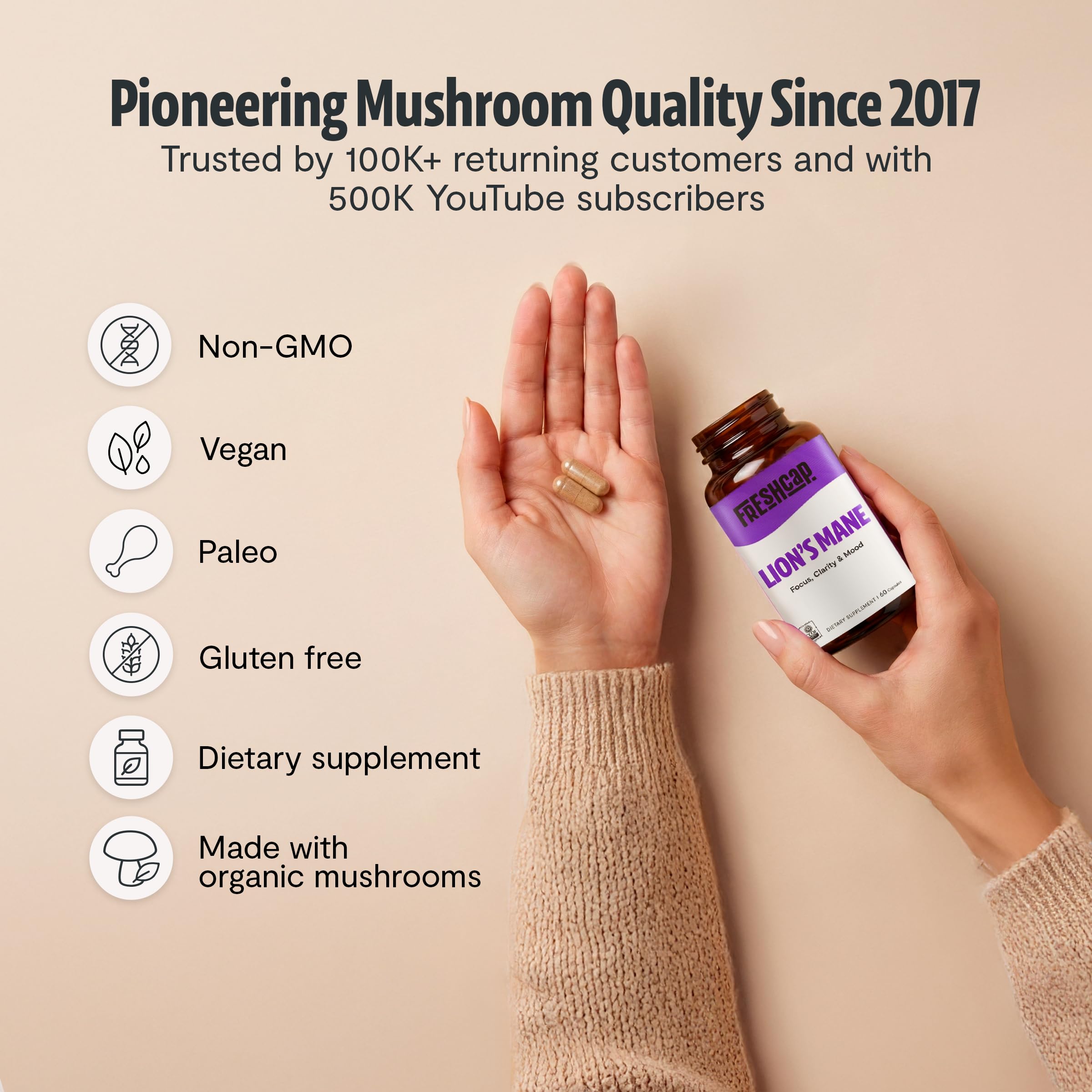 FreshCap Mushrooms cápsulas en una rutina matinal junto a café y libreta, apoyo al enfoque