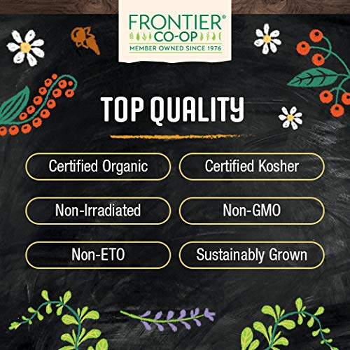 Frontier Co-op pimienta espolvoreada sobre carne para realzar sabor