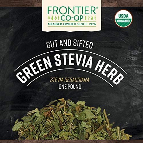 Frontier Co-op primer plano de hojas de stevia cortadas para usar fácilmente