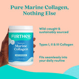 Further Food cucharada de colágeno marino vertiéndose en vaso para añadir proteína