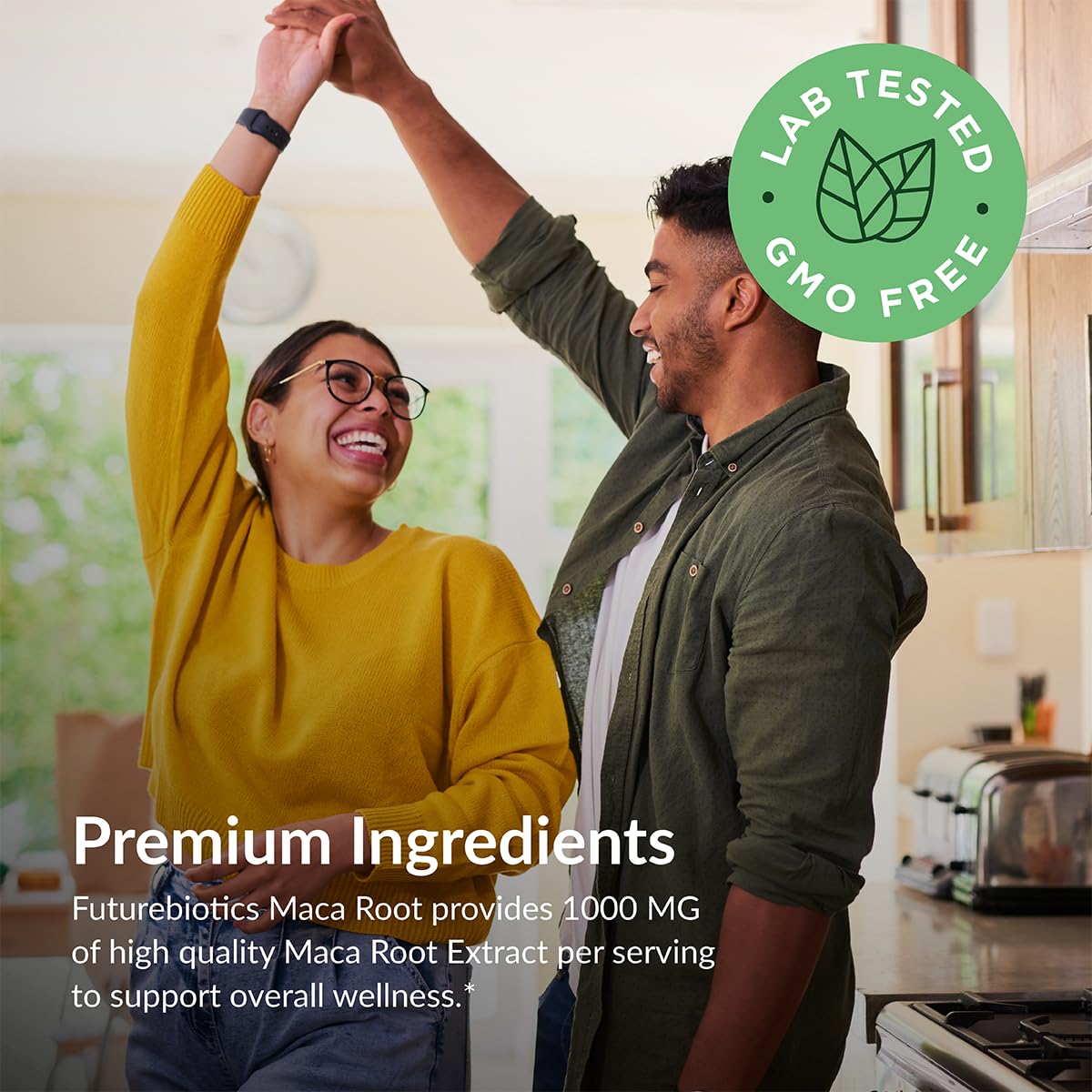 Futurebiotics cápsula en mano para comparar tamaño y conveniencia diaria