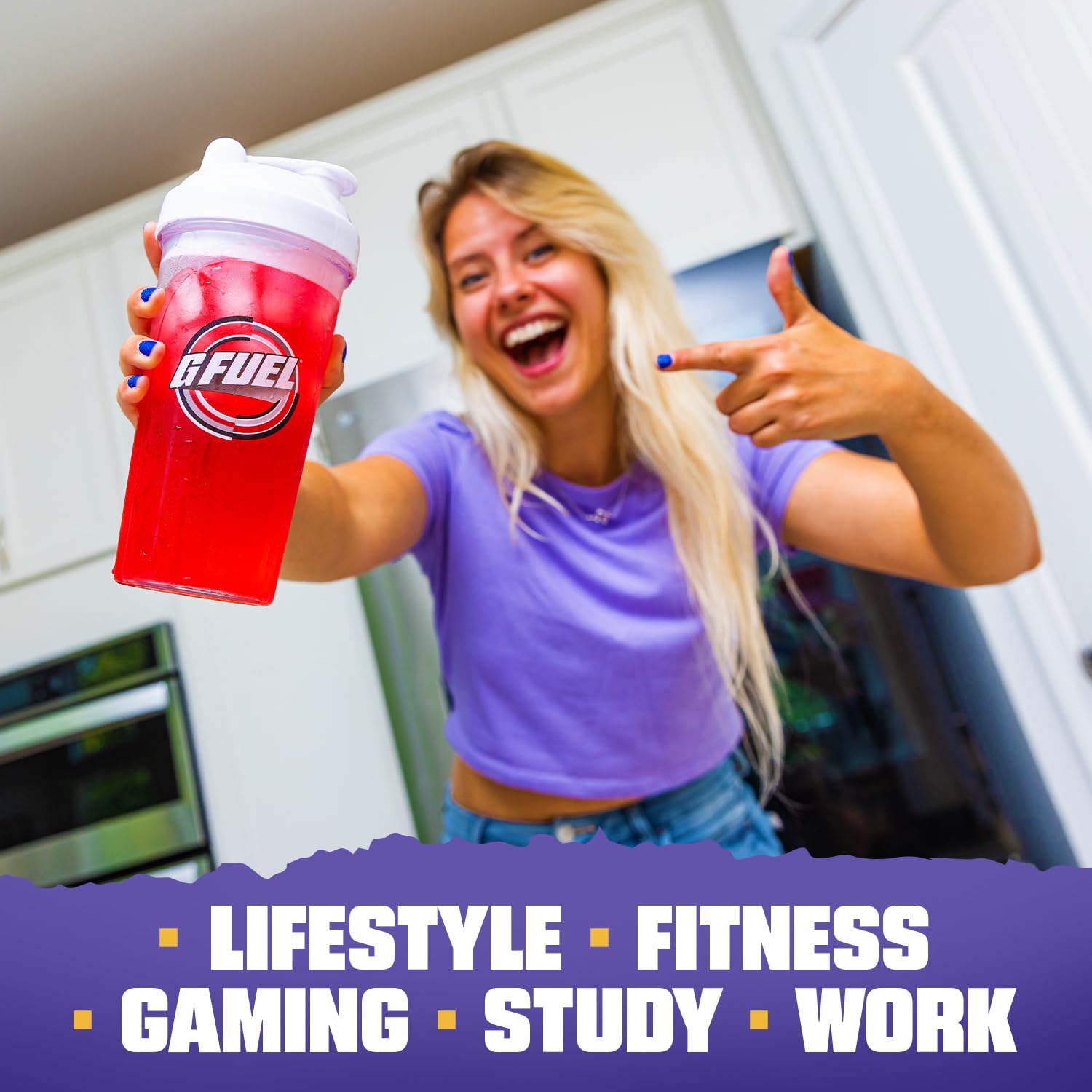 G Fuel en escritorio de juego, enfoque prolongado y energía estable