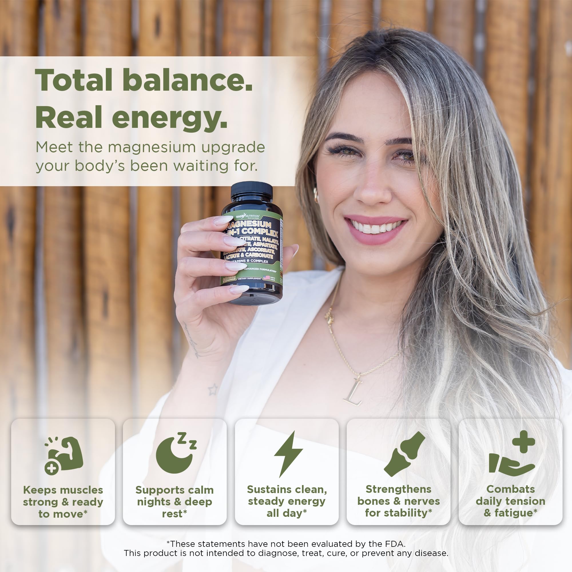 Gade Nutrition cápsulas en mano para dosificación práctica diaria