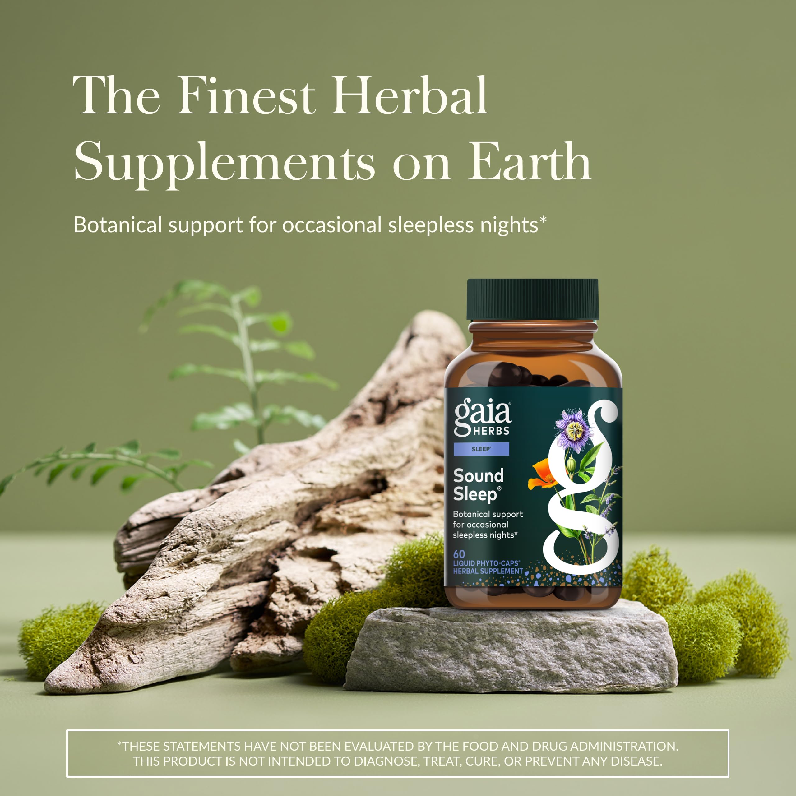 Gaia Herbs cápsulas líquidas en mano que facilitan una toma cómoda