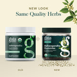 Gaia Herbs persona disfrutando una gomita facilitando la toma diaria