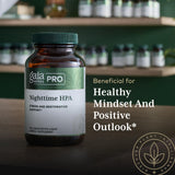 GAIA HERBS PRO cápsulas en mano para comparar tamaño y dosificación