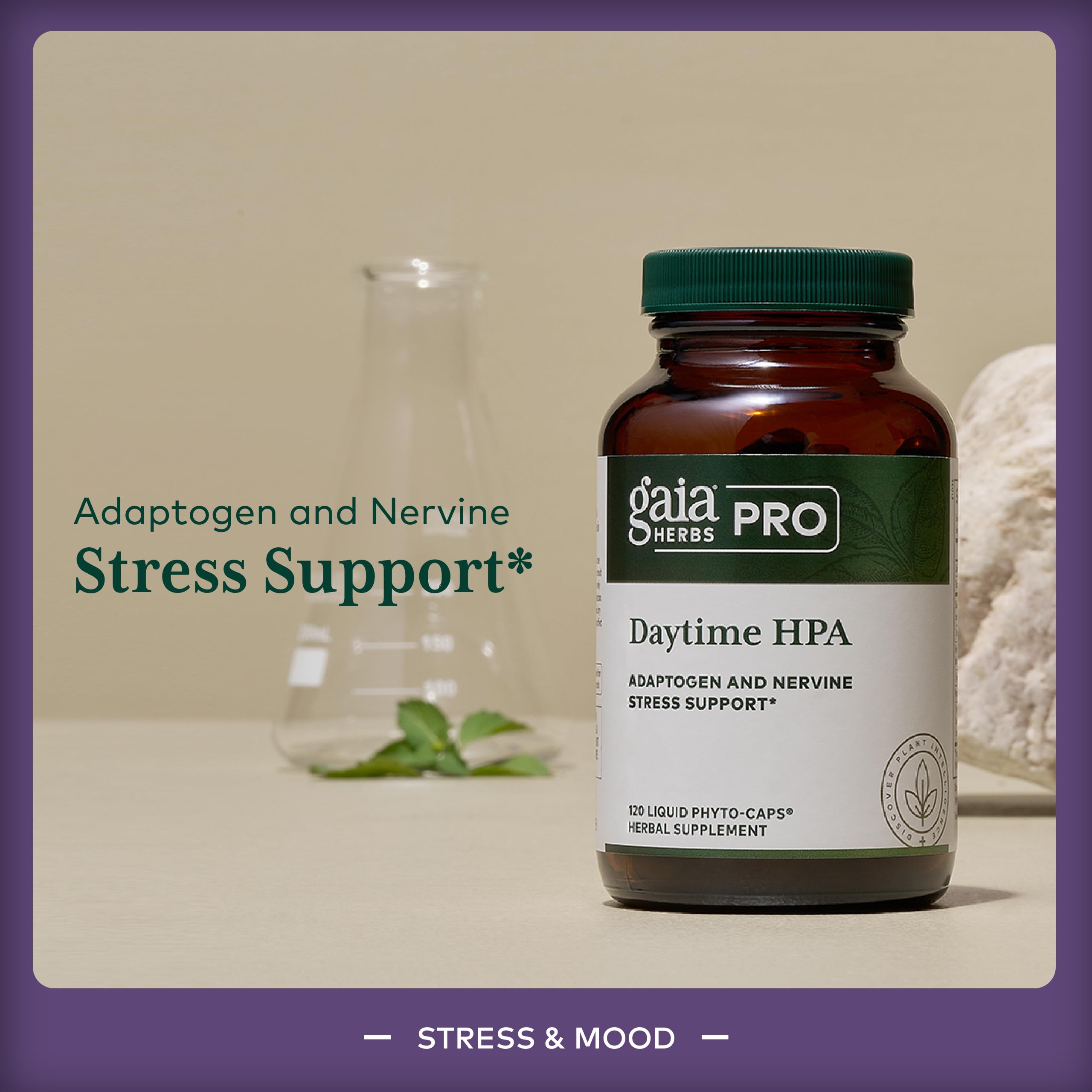 Gaia Herbs Pro cápsulas en mano para visualizar uso y tamaño