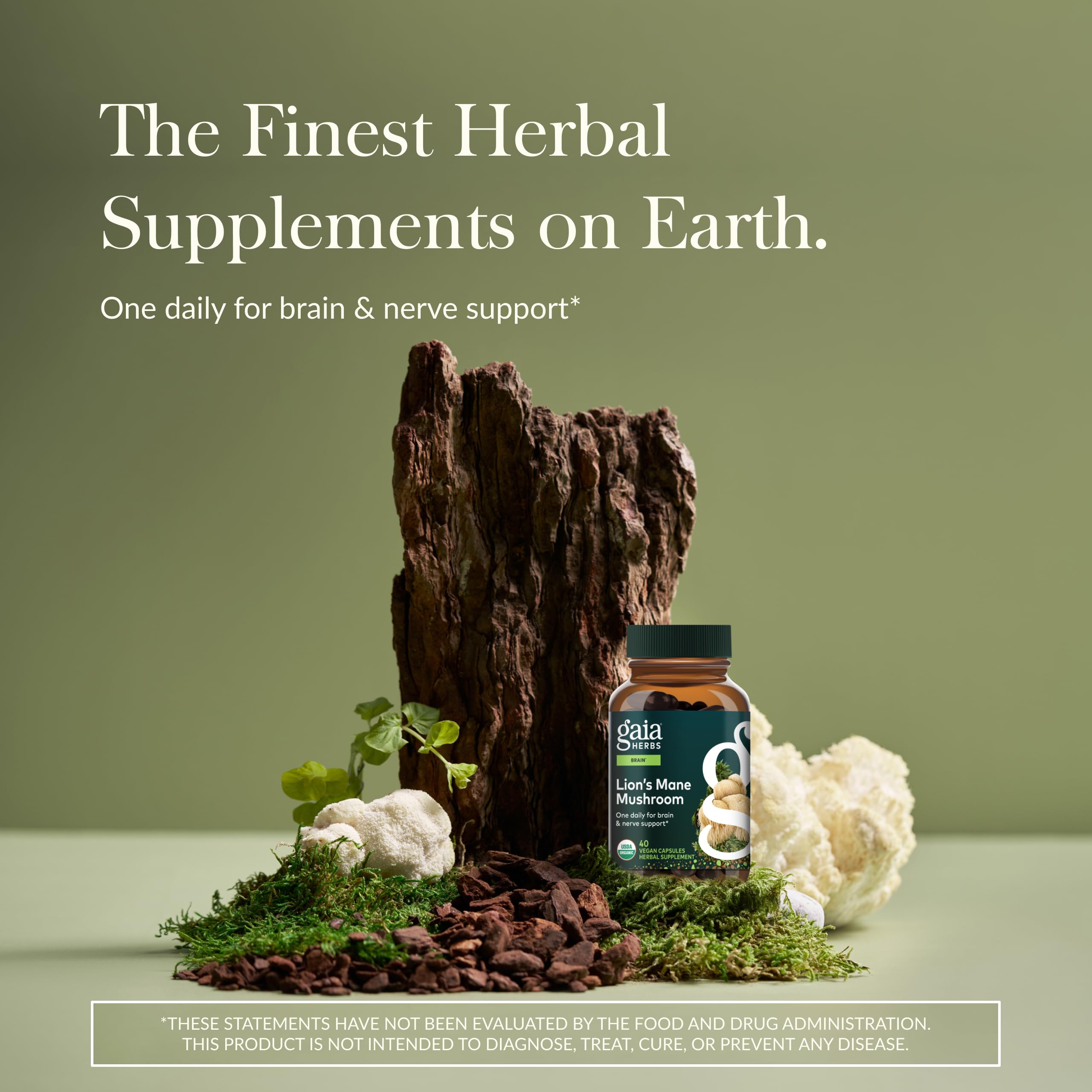 Gaia Herbs cápsula junto a dedos para una toma fácil y práctica