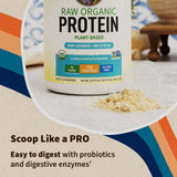 Garden of Life en cocina, polvo añadido a smoothie para una comida rápida nutritiva