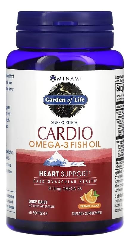 Garden of Life Minami cápsula en mano para comparar tamaño y facilitar dosificación