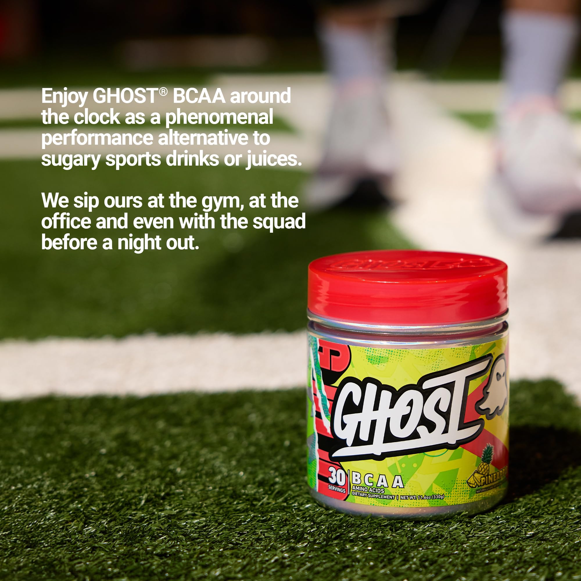 GHOST frasco en mano para comparar tamaño, fácil de llevar al gym