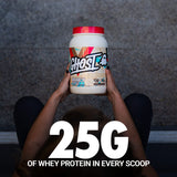 GHOST cucharada medidora mostrando 25 g de proteína por servicio