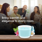 Glade paquete de tres velas presentadas como opción de regalo práctico