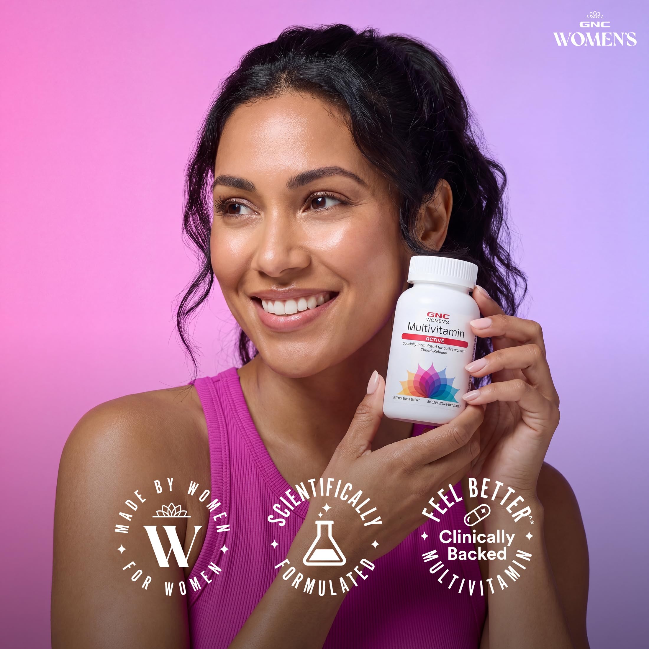 GNC etiqueta nutricional abierta mostrando lista de vitaminas y minerales